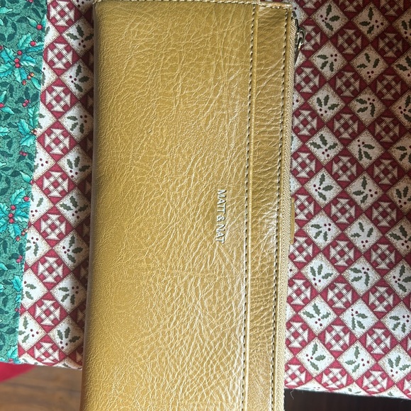 Matt & Nat Harvest color vegan leather wallet & purse with removable strap. EUC. - Picture 2 of 16